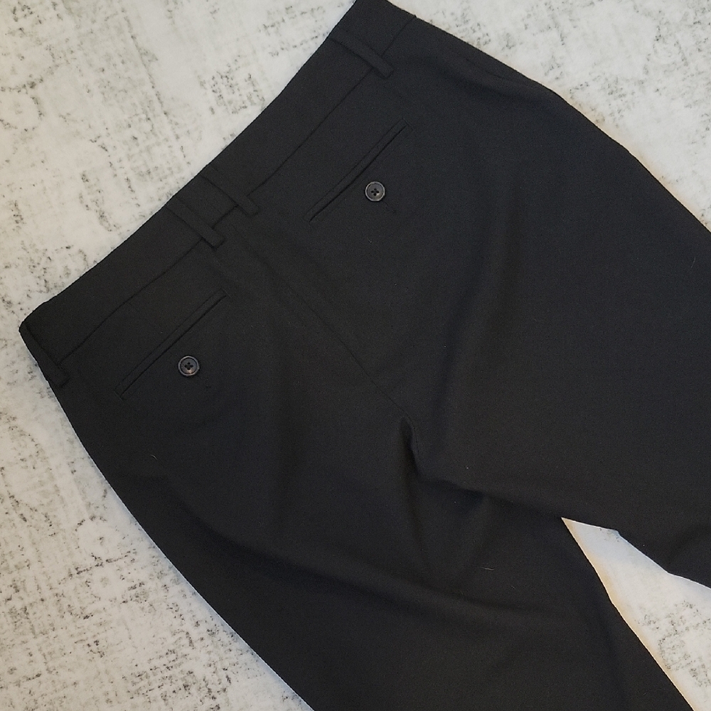 GAP Black Cropped Pants - Picture 8 of 12